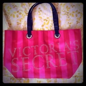 Pink carry along tote.